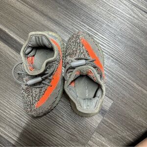 Kids Yeezy boost size 9